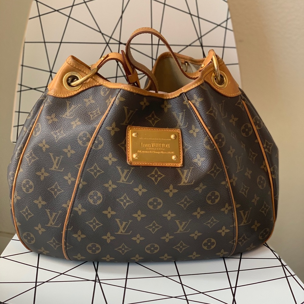 Louis Vuitton Galliera PM